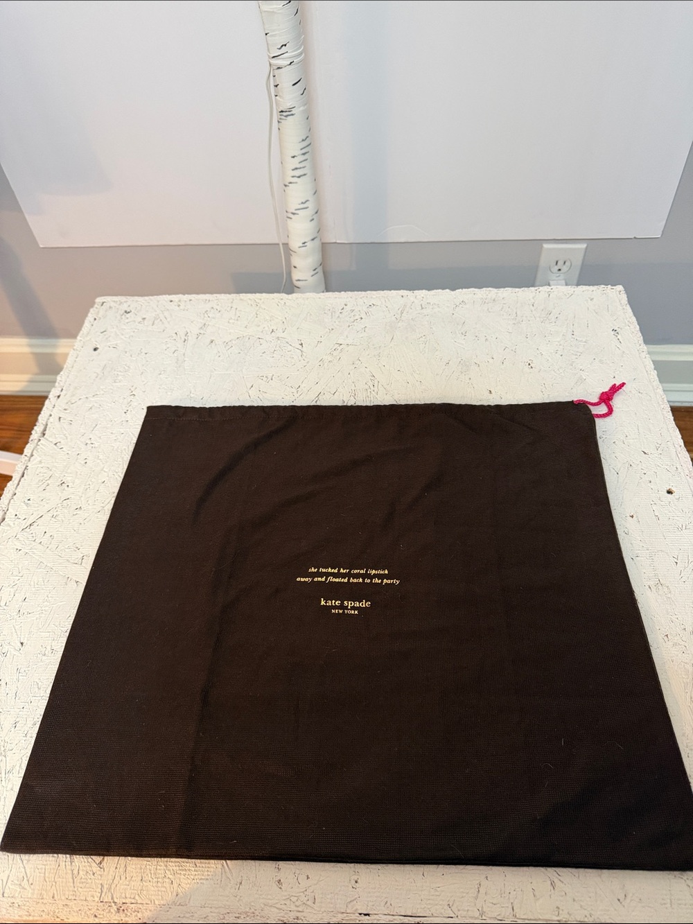 Kate Spade EUC dust bag brown with gold lettering. Size 19 x 17“ approximately.